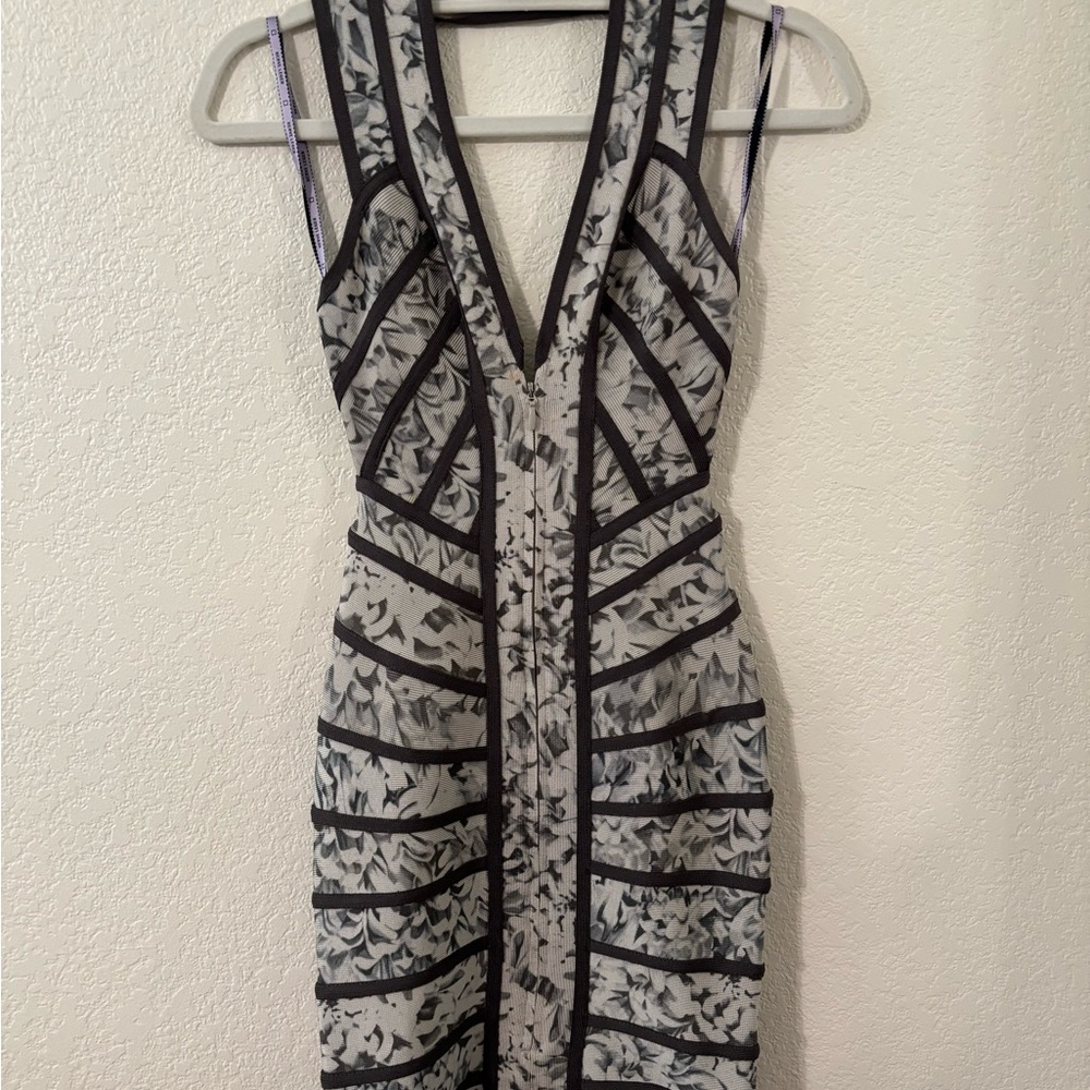 Elegant Black and Gray Patterned Dress